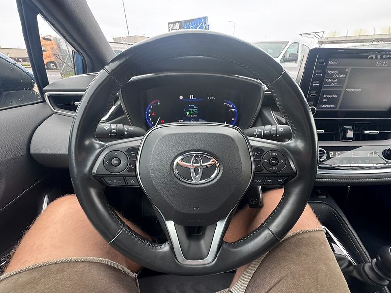 Toyota Corolla (2019) 1,2i 85KW TURBO SPOJKA 2. MAJ - fotka 25 z 50