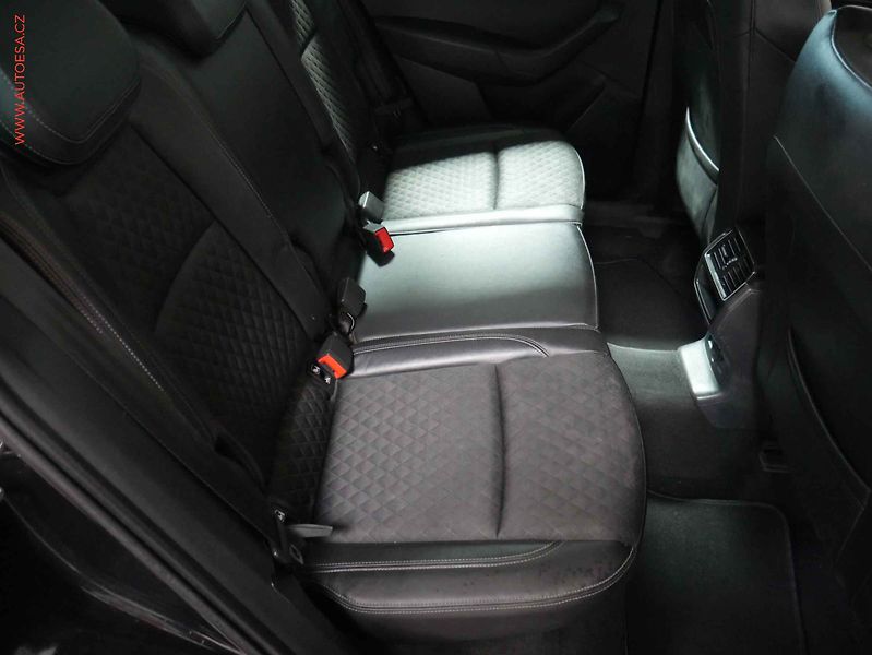Škoda Karoq (2018) 1.6 TDi, Style, DSG, kůže - fotka 11 z 22