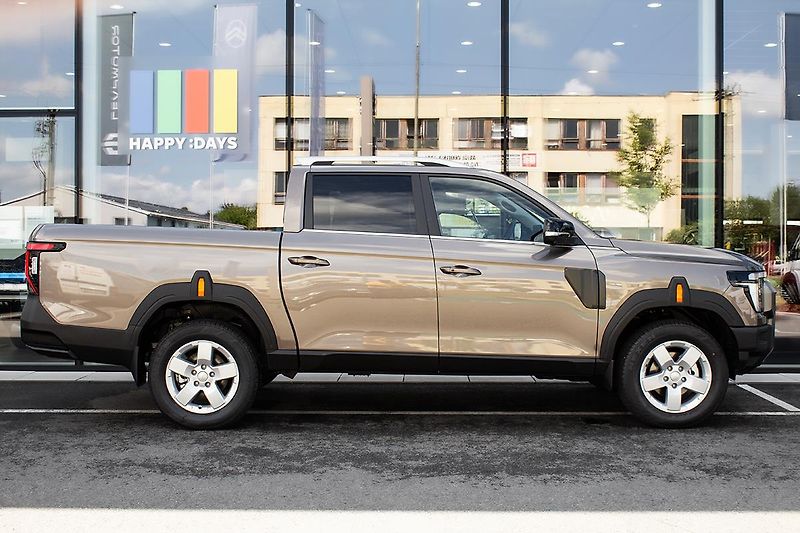 SsangYong Musso (2026) 2,2 e-XDI 4WD AT PREMIUM+  Gra - fotka 4 z 20