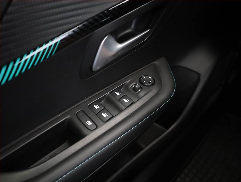 Peugeot 208 (2021) 1.2 PureTech, ČR,1.maj - fotka 16 z 19