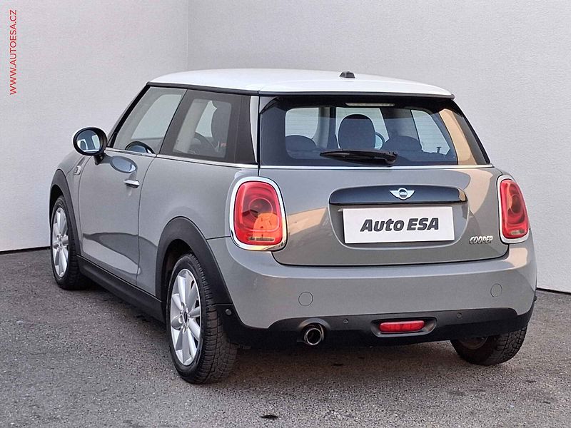 Mini Cooper (2017) 1.5i, LED - fotka 6 z 14