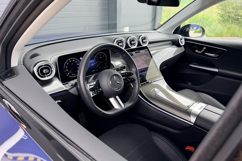 Mercedes-Benz GLC (2024) GLC 220d 4Matic AMG Line - fotka 18 z 93