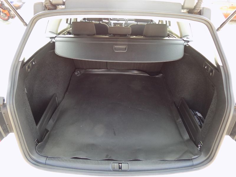 Volkswagen Passat 1,4 TSI 90 KW AUTOKLIMA VÝHŘEV - fotka 22 z 42