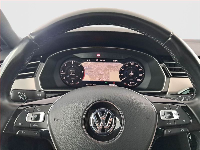 Volkswagen Passat (2018) 2.0 TDI, Automat, Serv.kniha - fotka 18 z 19
