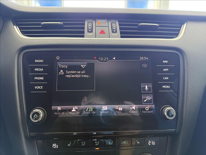 Škoda Octavia 2,0   TDI 110kW,DSG,SOLEIL,1.M - fotka 18 z 28