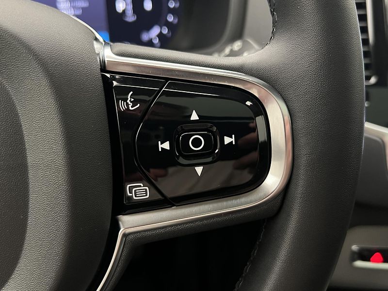 Volvo XC90 B5 AWD BRIGHT PLUS REZERVACE - fotka 28 z 50