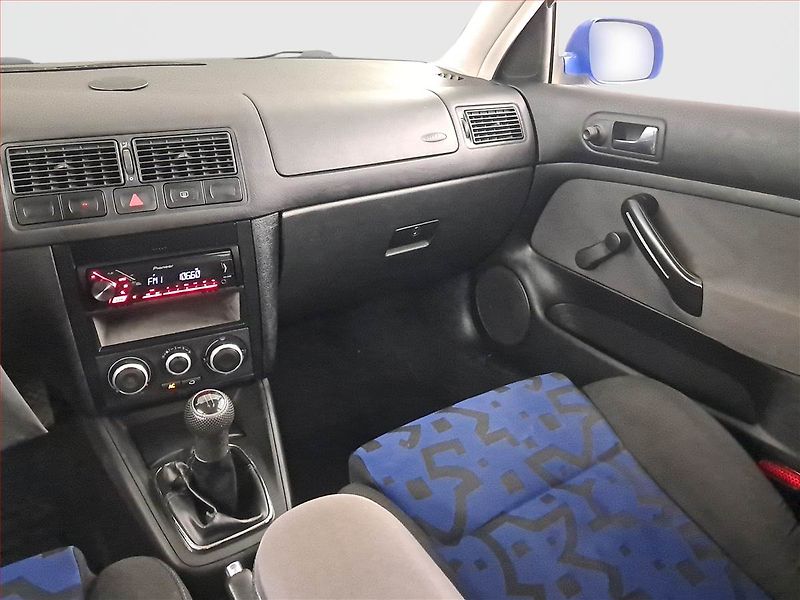 Volkswagen Golf (1998) 1.6, po STK, Klima - fotka 8 z 14