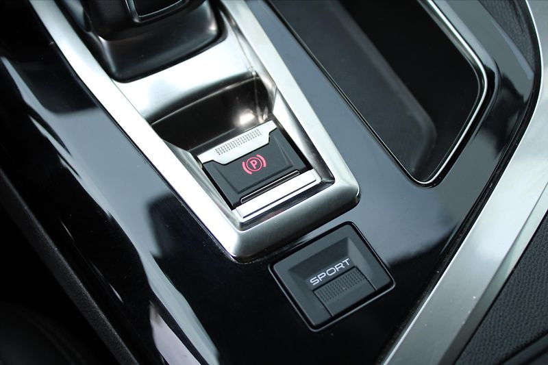 Peugeot 5008 1.6i 133kW ALLURE 1.MAJITEL ČR - fotka 26 z 28