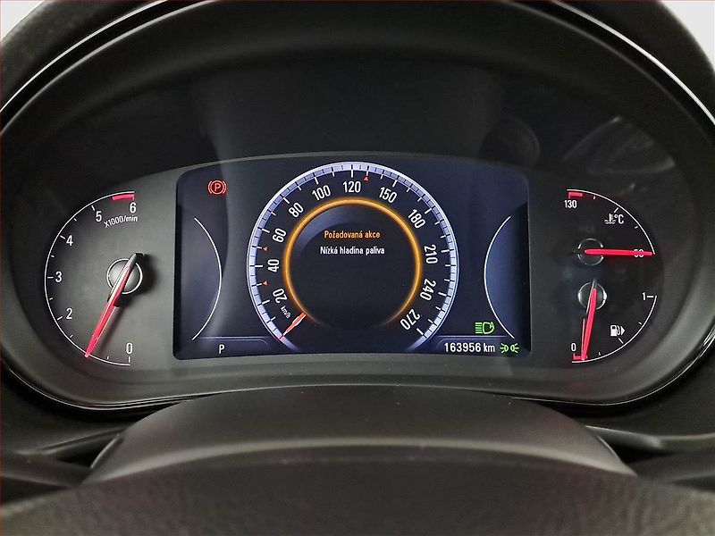 Opel Insignia (2015) 2.0 BiTurbo CDTI, 4X4 - fotka 11 z 17