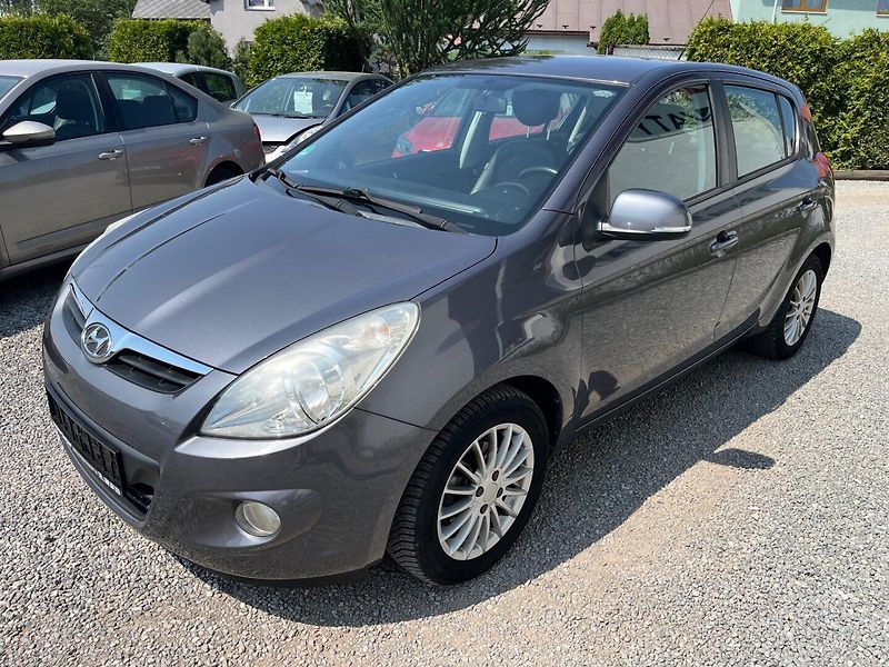 Hyundai i20 (2012) 1.2 i 57 Kw Velmi pěkný - fotka 5 z 20