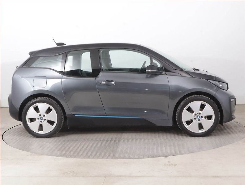 BMW i3 (2022) 120Ah BEV, SoH 98% - fotka 6 z 18