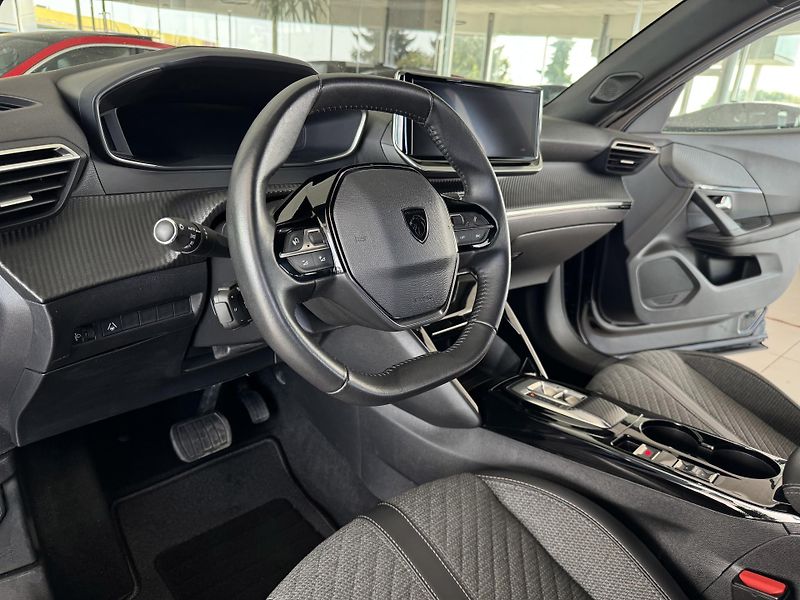 Peugeot 2008 1,2PT 130*AT8*Allure*Kamer*DPH - fotka 11 z 37