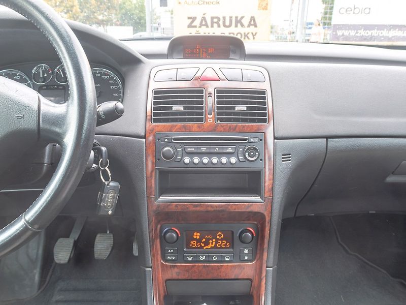 Peugeot 307 (2006) 1.6i 16V 80KW – VÝHŘEV SED - fotka 21 z 38