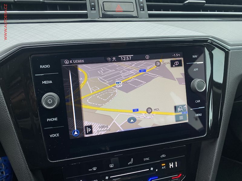 Volkswagen Passat (2022) 2.0 TDi, DSG, LED, navi - fotka 18 z 19