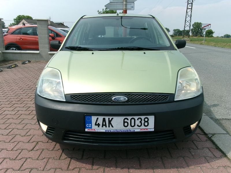 Ford Fiesta (2005) 1,3i KLIMA ČR - fotka 3 z 18