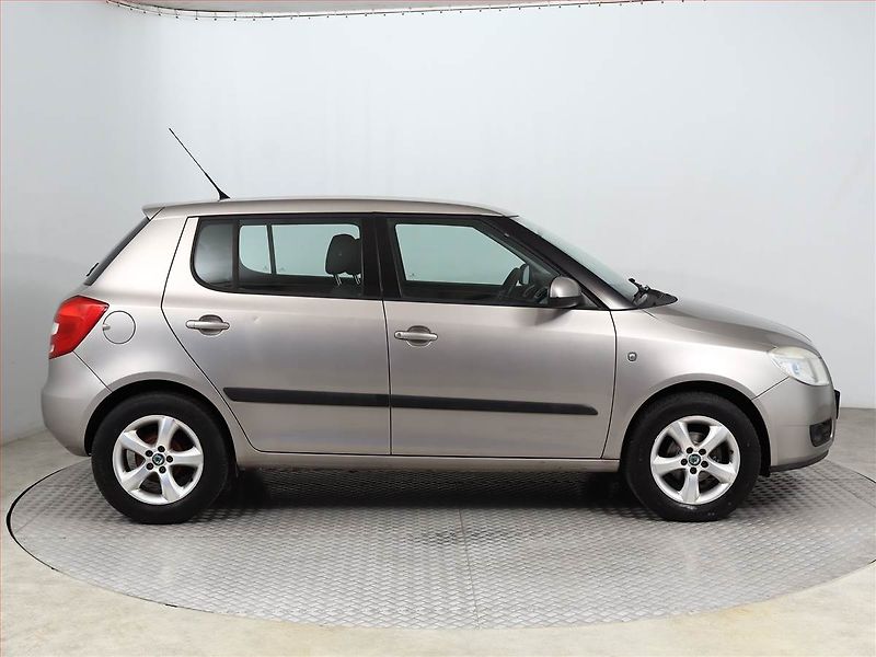 Škoda Fabia (2008) 1.2, po STK, jezdí skvěle - fotka 6 z 11