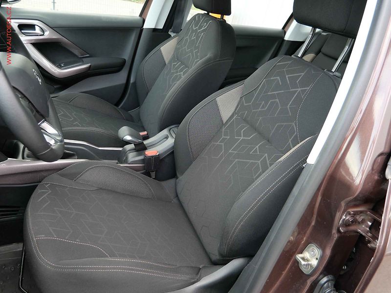 Peugeot 2008 (2013) 1.4HDi, ČR, Active, TZ, navi - fotka 9 z 21