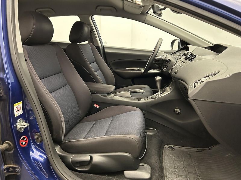 Honda Civic 1.8 I- VTEC Sport - fotka 19 z 22