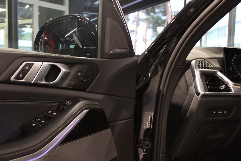 BMW X5 xDrive30d M Sport Pro DAProf/N - fotka 12 z 37