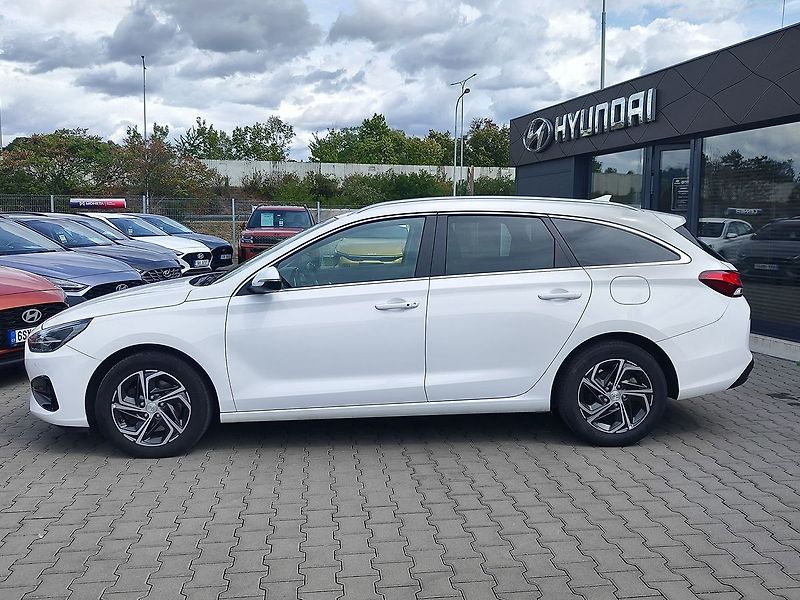 Hyundai i30 1.0 T-GDI/88kW Smart DCT - fotka 8 z 32