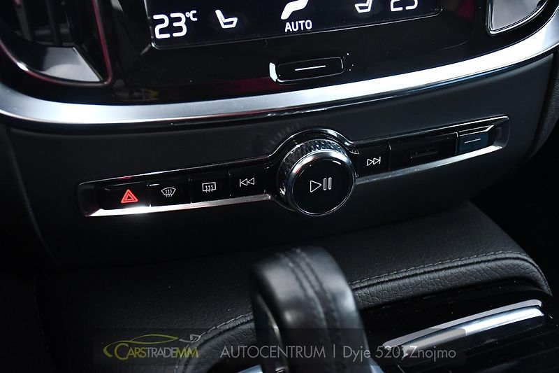 Volvo V60 2,0 T6 186kW PHEV TWIN ENGINE - fotka 31 z 51