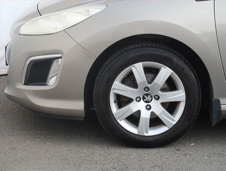 Peugeot 308 (2012) 1.6 VTi, ČR,1.maj, Serv.kniha - fotka 14 z 17