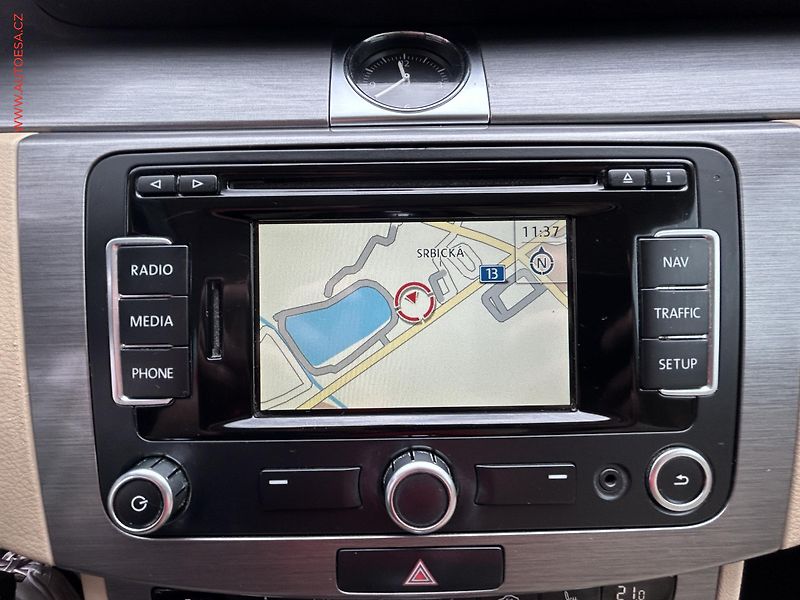 Volkswagen Passat (2013) 2.0TDi, DSG - fotka 16 z 17