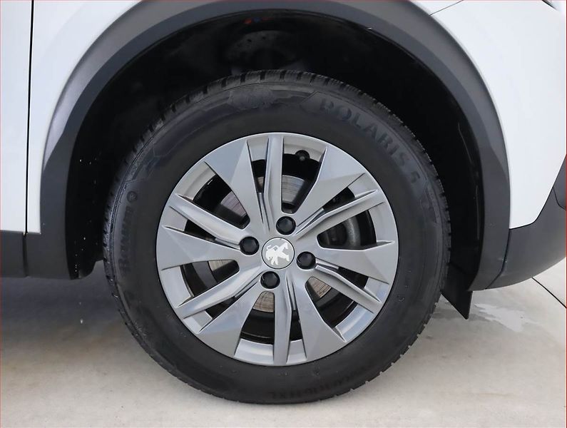 Peugeot 2008 (2020) GT Line 1.2 PureTech - fotka 15 z 19