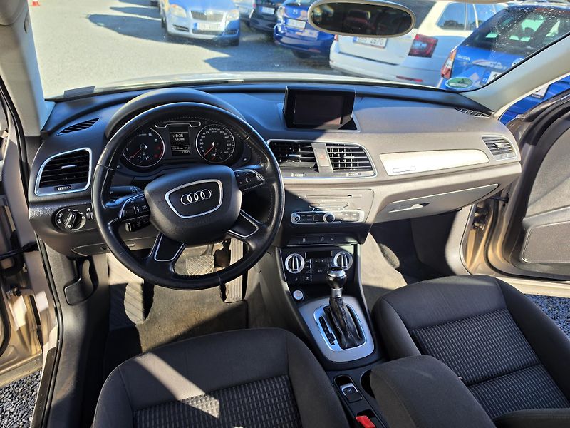 Audi Q3 2.0 TFSI led S Tronic kei - fotka 12 z 24