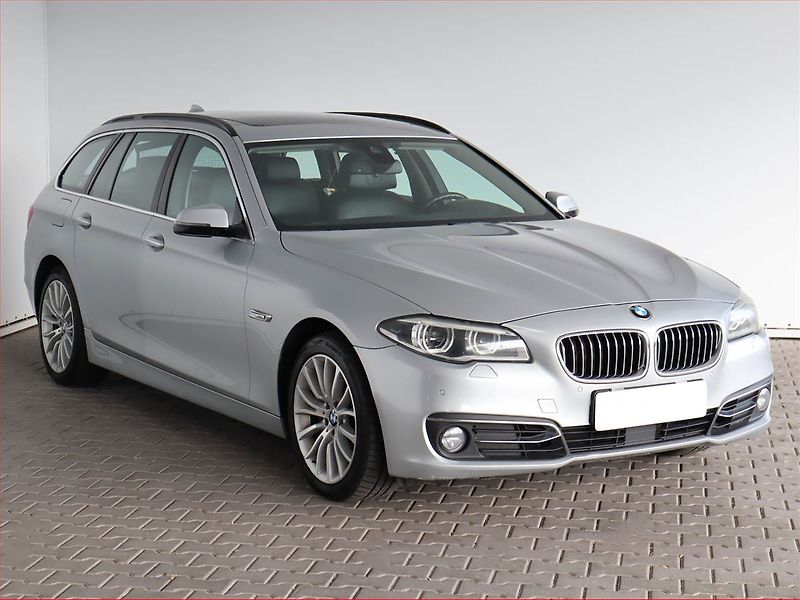 BMW Řada 5 (2013) 530d xDrive, 4X4, Automat - fotografie inzerátu