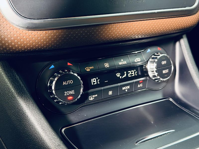 Mercedes-Benz Třídy A (2016) 180D*KAMERA*KEYLESS - fotka 25 z 39