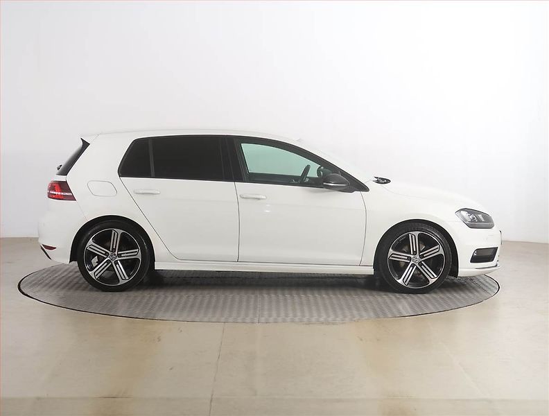 Volkswagen Golf (2014) R-Line 2.0 TDI, Xenony - fotka 6 z 17