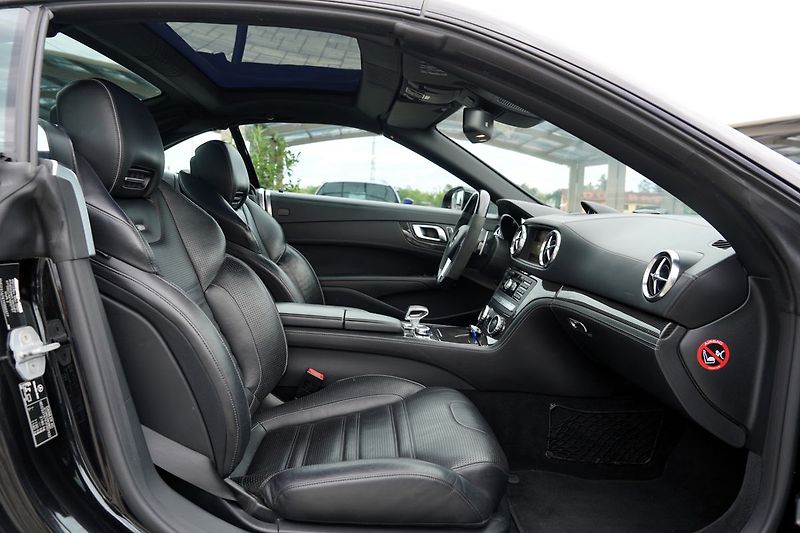 Mercedes-Benz SL 63 AMG Performance/ČR/570PS - fotka 40 z 50