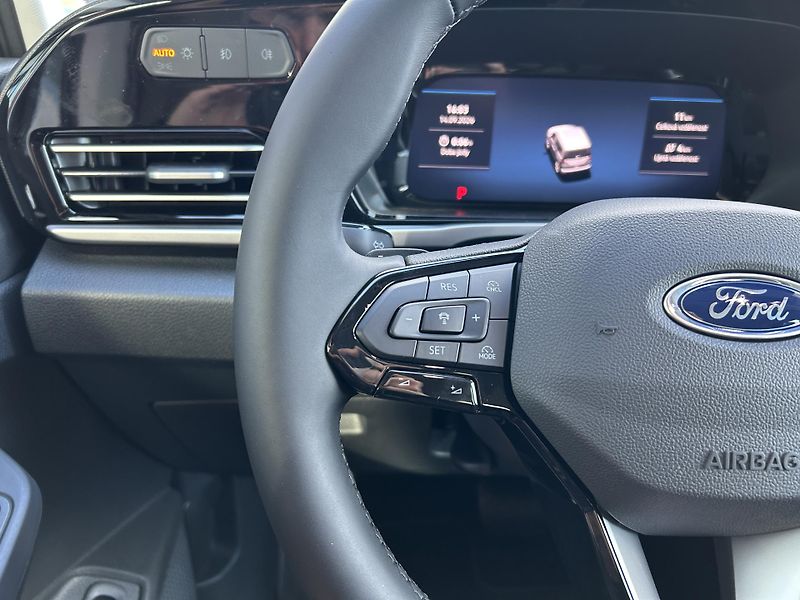 Ford Tourneo Connect 1.5 Ecoboost 110kW AT Titanium - fotka 20 z 38