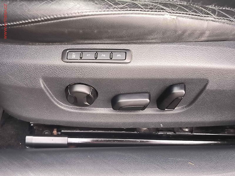 Škoda Superb (2016) 2.0 TDi, Style, bixen, navi - fotka 11 z 21