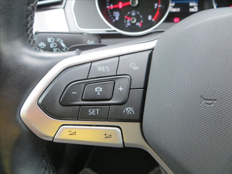 Volkswagen Passat 1,5 TSI 110kW DSG Elegance ČR - fotka 20 z 26