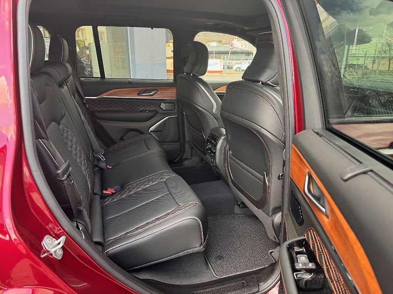 Jeep Grand Cherokee (2025) Summit Reserve 4xe (380k) 8AT - fotka 42 z 50