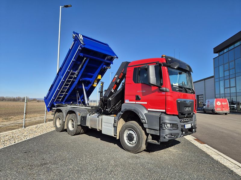 MAN TGS 33.520 6x6 RUKA + SKLOPKA - fotka 6 z 7