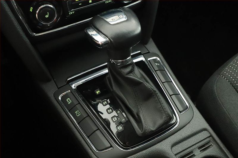 Škoda Superb (2012) 1.8 TSI, Automat, Serv.kniha - fotka 11 z 14