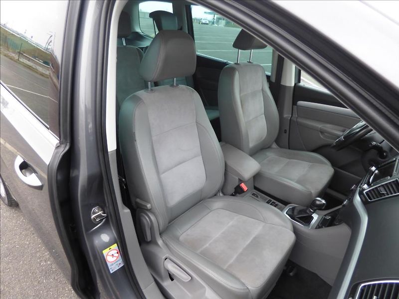 Volkswagen Sharan 2,0 TDI,Digi Klima,Navigace  H - fotka 20 z 67
