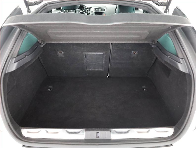 Citroën DS5 (2015) 2.0 BlueHDi, Automat, Navi - fotka 18 z 19