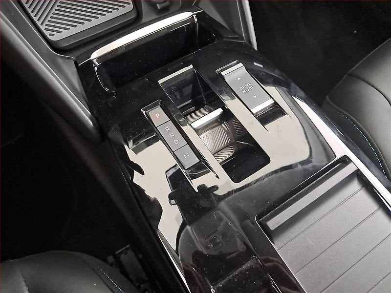 Citroën C4 (2023) Feel 1.2 PureTech, Automat - fotka 13 z 17