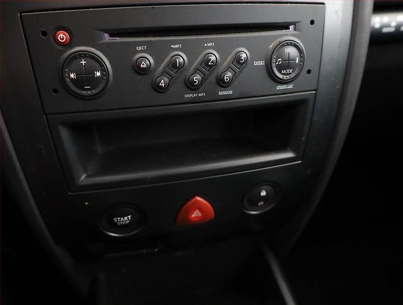 Renault Mégane (2008) 1.6 16V, Klima, jezdí výborně - fotka 10 z 16