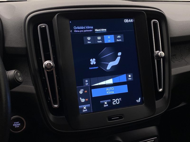 Volvo XC40 T2 KINETIC AUT - fotka 37 z 39