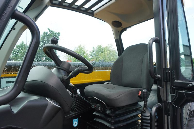JCB (2019) 535-95 / 3.5 T / range 9.5 m - fotka 20 z 24