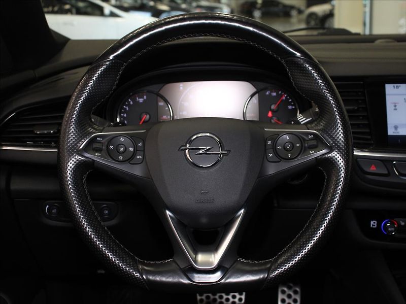Opel Insignia 2,0 GSI 191kW 4x4 Bose Výprode - fotka 9 z 24