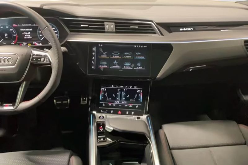 Audi Q8 e-tron 55 q S-Line Pano Matrix HuD - fotka 14 z 19