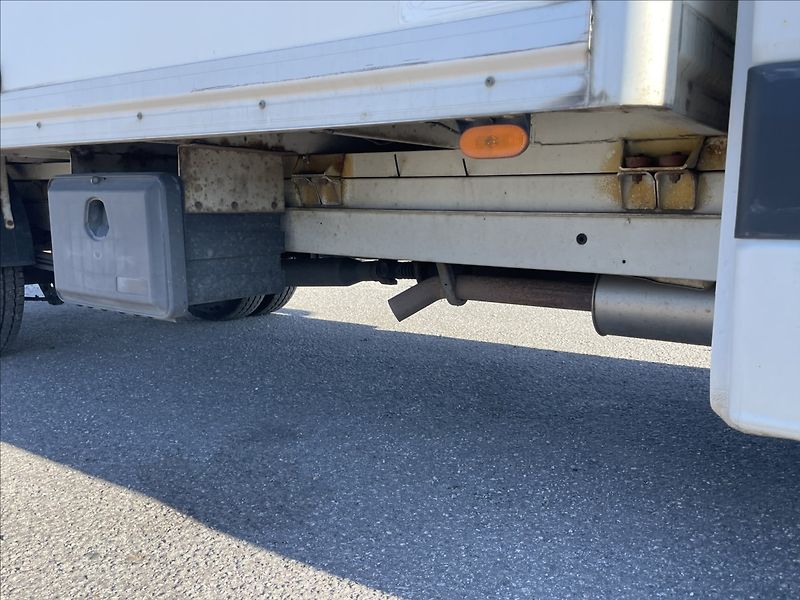 Mercedes-Benz Sprinter 2,2 CDi 513 95kw 3,5T skříň+hy - fotka 17 z 27