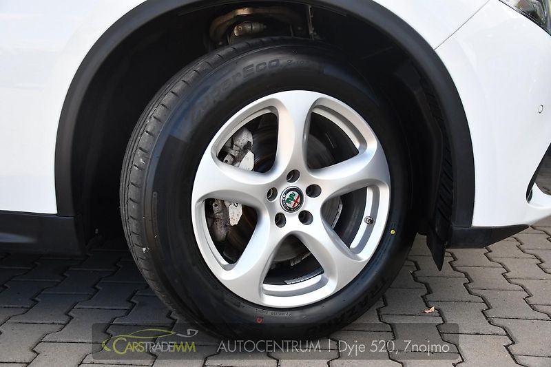 Alfa Romeo Stelvio 2,2JTD 154 KW 4x4 - fotka 44 z 50