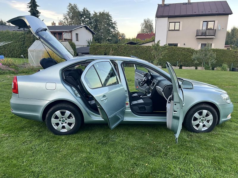 Škoda Octavia 1.6TDI 77KW,DIGIKLIMA,WEBASTO - fotka 30 z 45